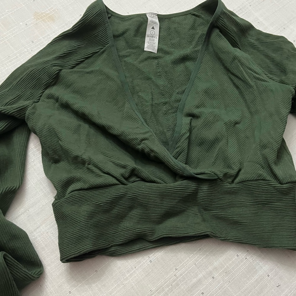 Vitality / balance athletica long sleeve crop top